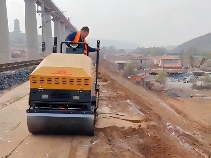 天津客户道路压实施工