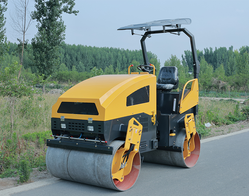 压路机的主要类型有哪些？各自适用于什么场景？