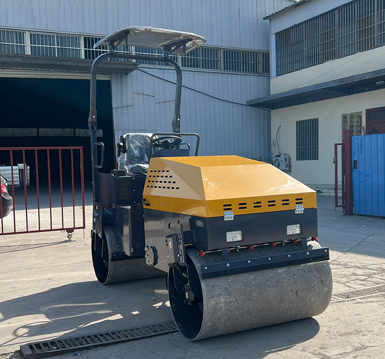 What is the difference between the walking mode of a road roller (tire type, steel wheel type)?