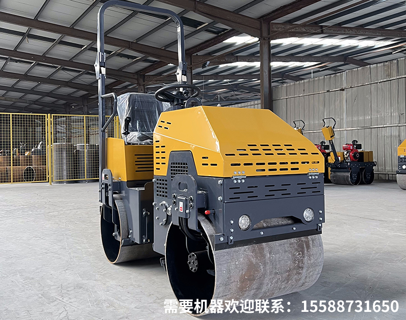 光轮压路机、轮胎压路机和羊足碾分别适用于什么类型的材料压实？