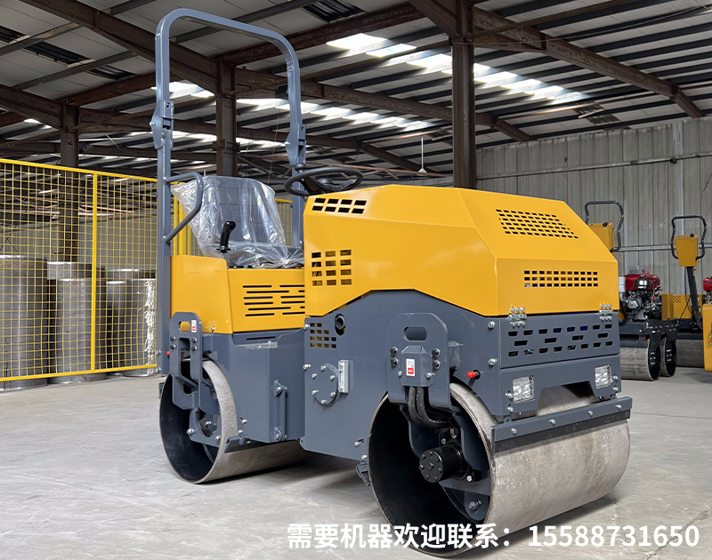 压路机的 “铁三角”（发动机、液压系统、振动轮）各自承担什么角色？