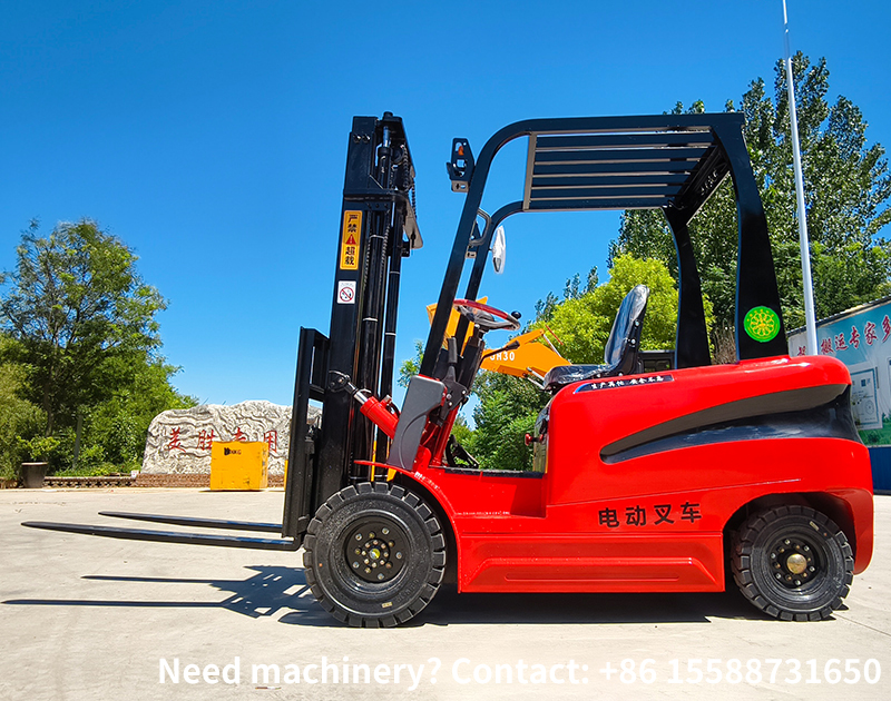 What are the core advantages and applicable scenarios of electric forklifts compared with internal combustion forklifts?