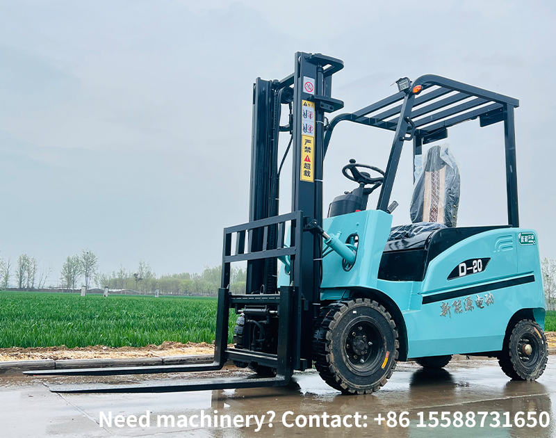 Can electric forklifts operate outdoors in rainy weather, and what are the requirements for their waterproof rating?