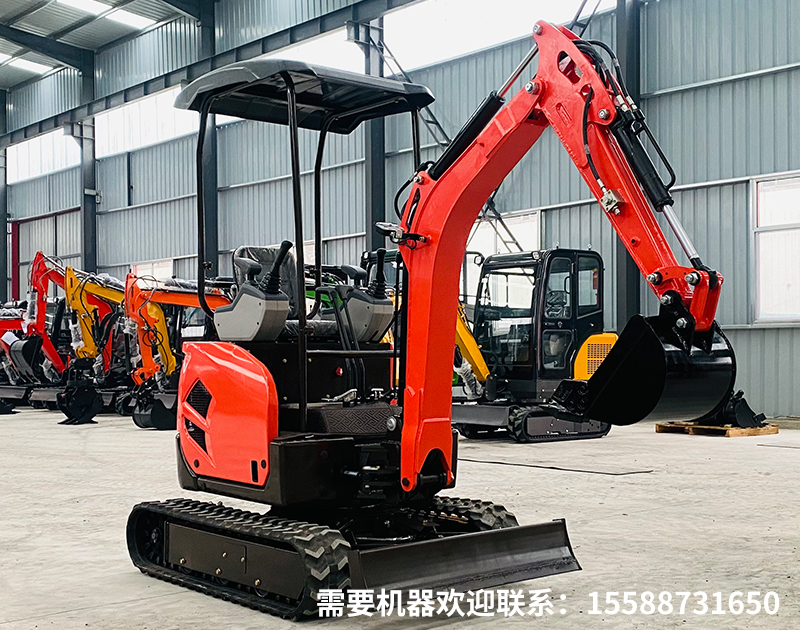 履带与轮式挖掘机的爬坡能力及适用地形对比