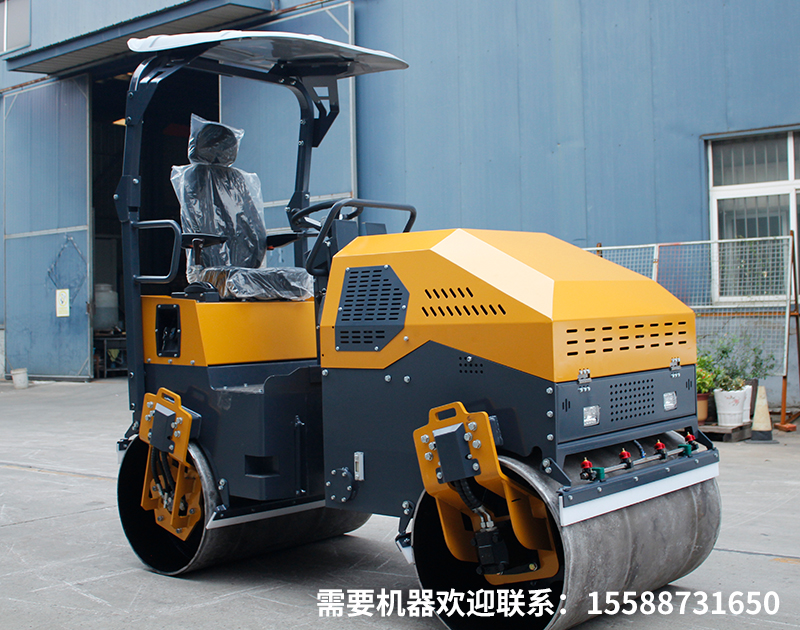 压路机在路基与路面面层压实的作业要点差异