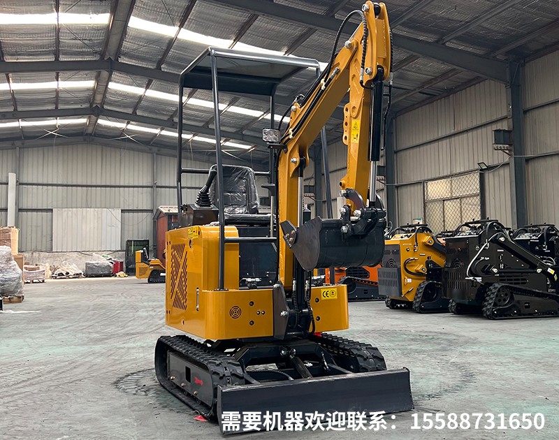 履带挖掘机起步、作业、停机的核心操作要点是什么？