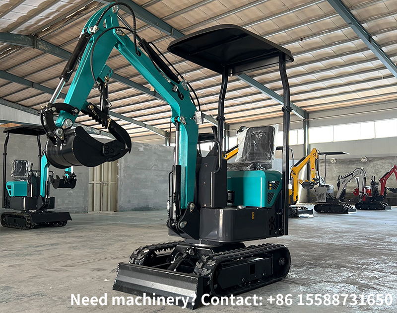 What is the difference between the steering structure of a wheeled excavator and a crawler excavator, and what are its advantages?