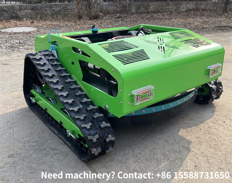 What are the characteristics of the cutter deck and blade structure of the remote control lawn mower?